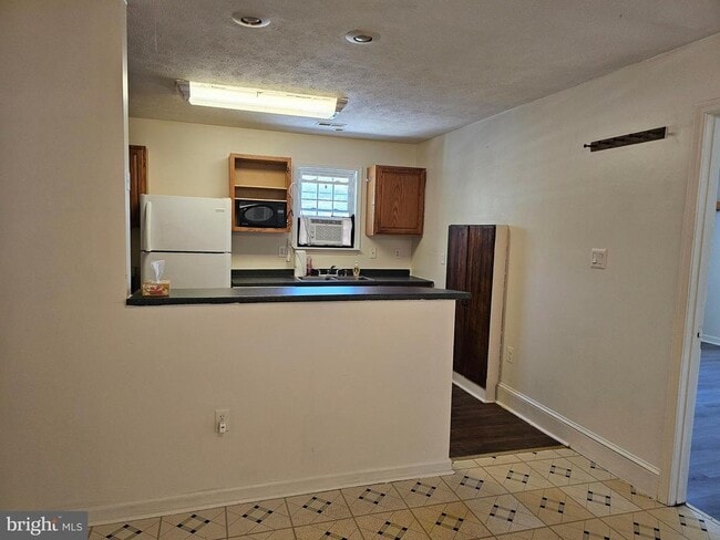 Building Photo - 1202 N Royal Ave Unit D Rental