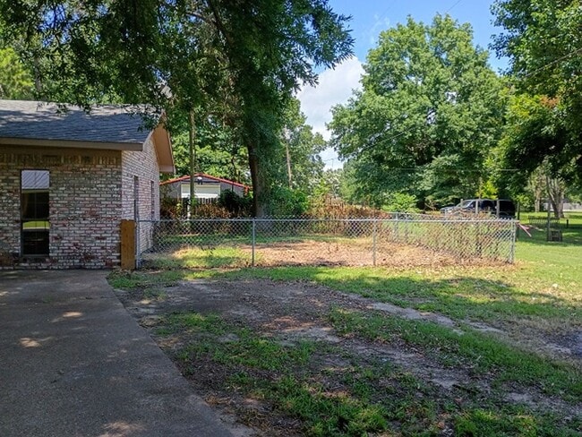 Photo - 300 Slayden St