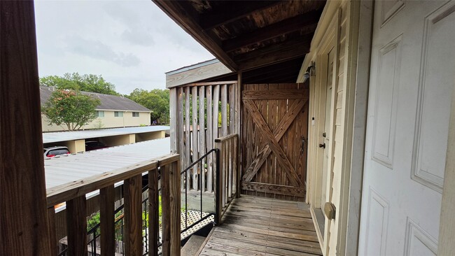 Building Photo - 12967 Trail Hollow Dr Unit A