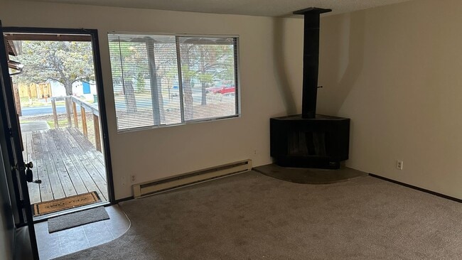 Photo - 108-31-41 Thurston Duplex, Bend Unidad 108-31 Thurston