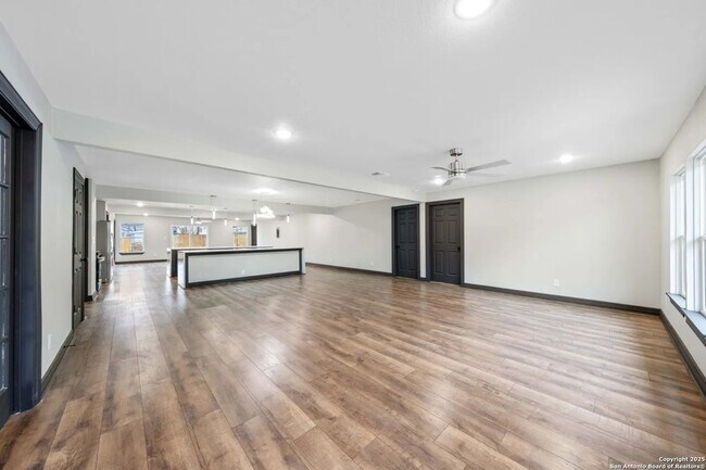 Photo - 2643 W Gramercy Pl