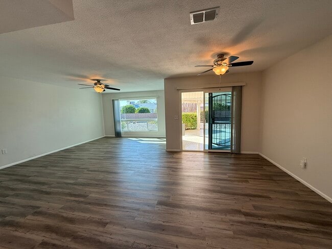 Photo - 10936 W Roundelay Cir