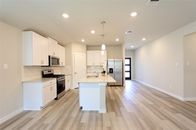 1539 King Rnch Rd