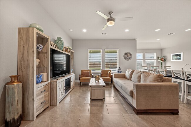 Photo - 3822 Sparkman Ln
