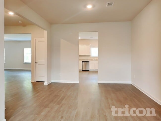 Photo - 1392 Deutz Dr