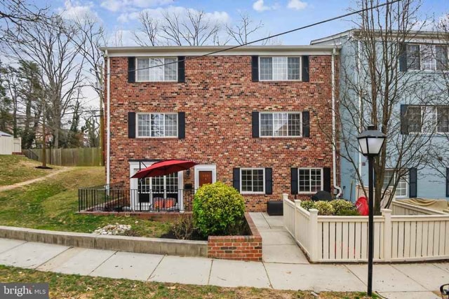 Photo - 1565A N Van Dorn St House