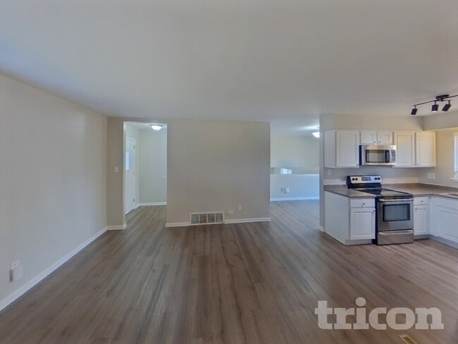 Photo - 1228 N Chelton Rd