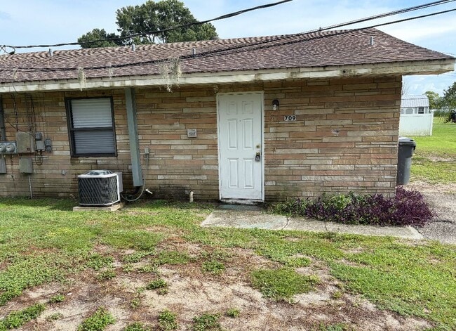 Building Photo - 709 Mosley Rd Rental