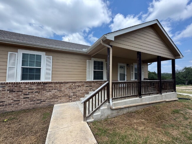 Photo - Three bed two bath in Fischer close to Can... Unit 3