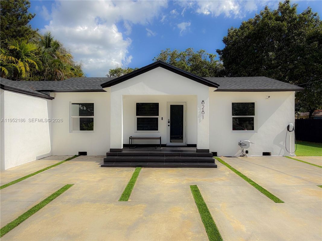 Photo - 8281 NE 2nd Ct