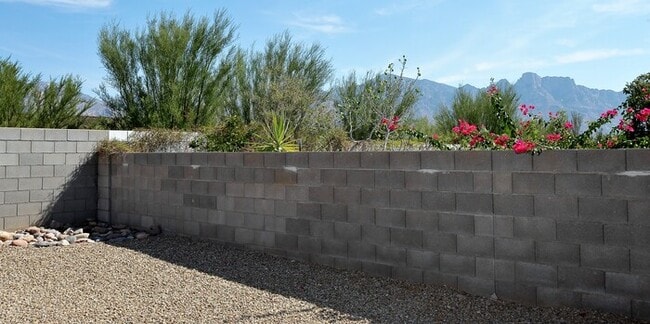 Photo - All tile 4 bedroom home in Oro Valley!
