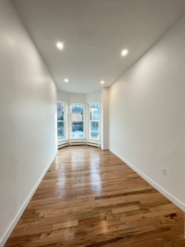 Photo - 38.5 Belmont Ave Unit 1
