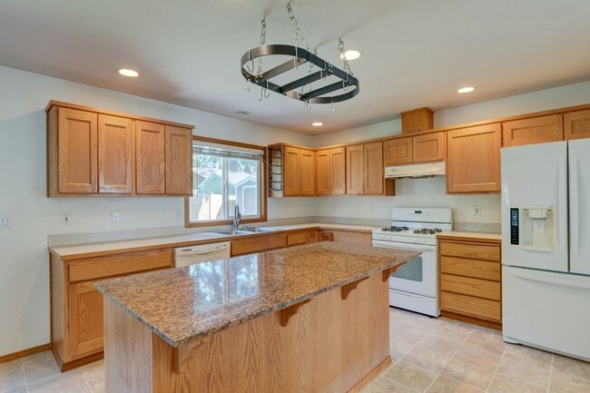 Photo - 594 SW Regency Dr