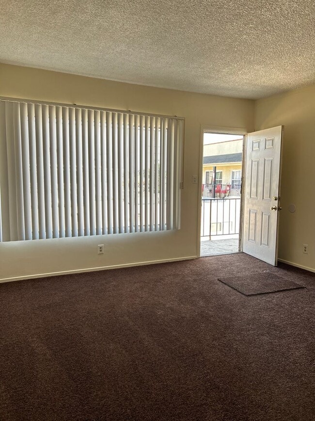1622 W 81st St, Los Angeles, CA 90047