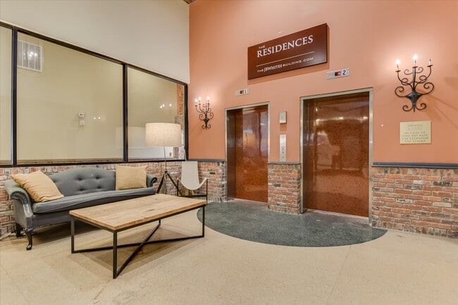 Photo - 936 Broad St