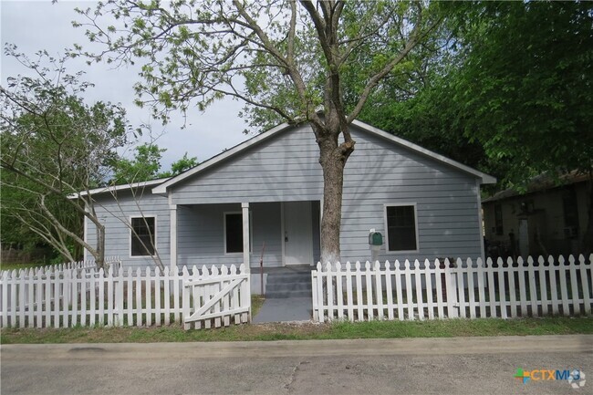 Building Photo - 202 Hickory Ave Rental