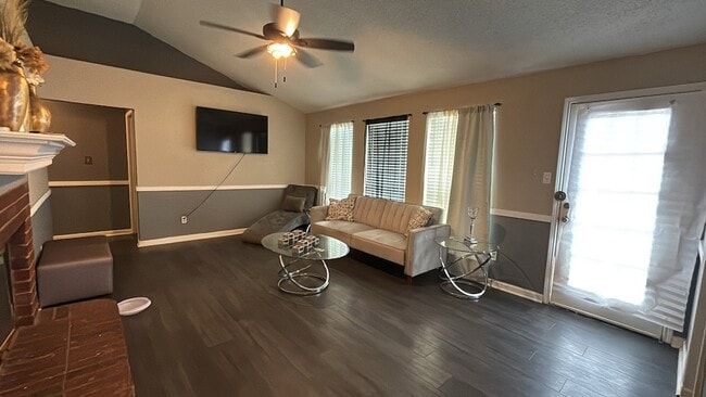 Photo - 708 Port Richmond Way