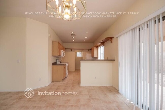 2713 E La Costa Dr