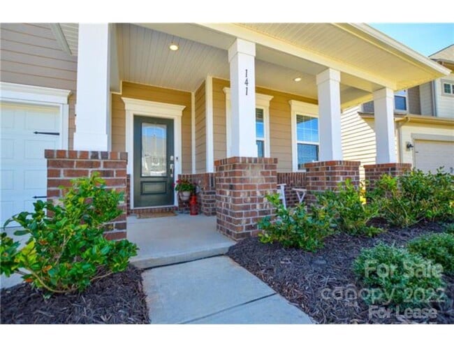 Photo - 141 W Morehouse Ave