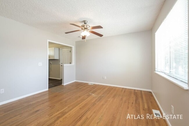 Photo - 730 S Oakland St