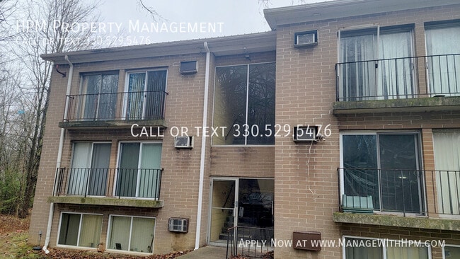 Building Photo - 725 E Waterloo Rd Unit F