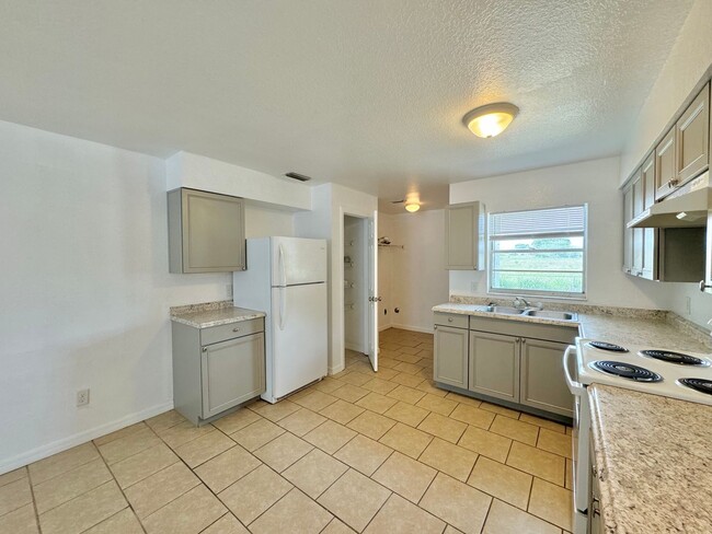 Photo - 2542 Elm Ave Unit 2542