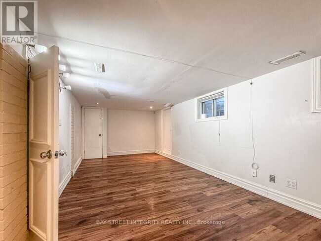 Photo - 275 Estelle Ave
