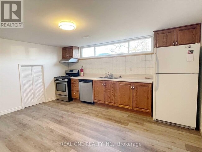 Photo - 36 Victor Blvd