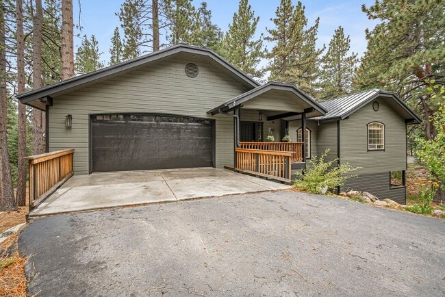 697 Carson Ct