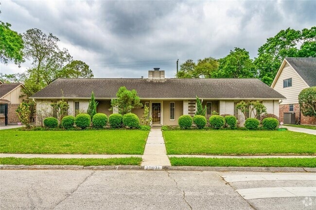 Building Photo - 10631 Del Monte Dr Rental