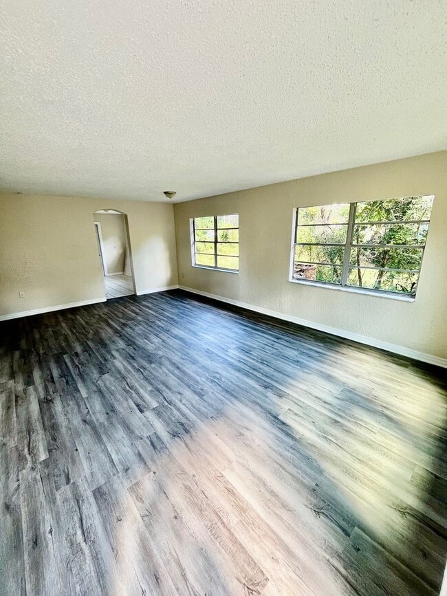 Photo - HUGE 3BR/1BA Dade City Home w/Large Bedrooms; NO APPLICATION FEE!!