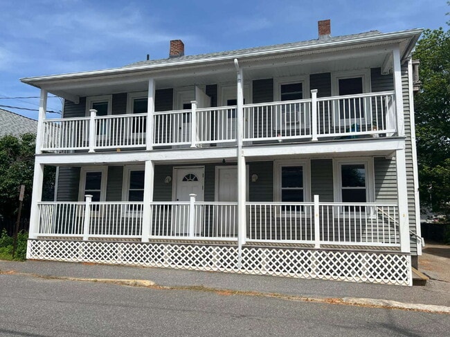 Building Photo - Large one bedroom, updated in the heart of Somersworth!