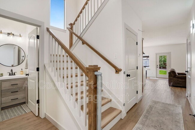 Photo - 530 Moonglow Dr