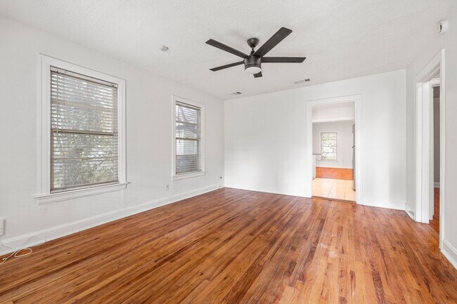 Photo - Cute two Bedroom Home in The Heart of Aust...