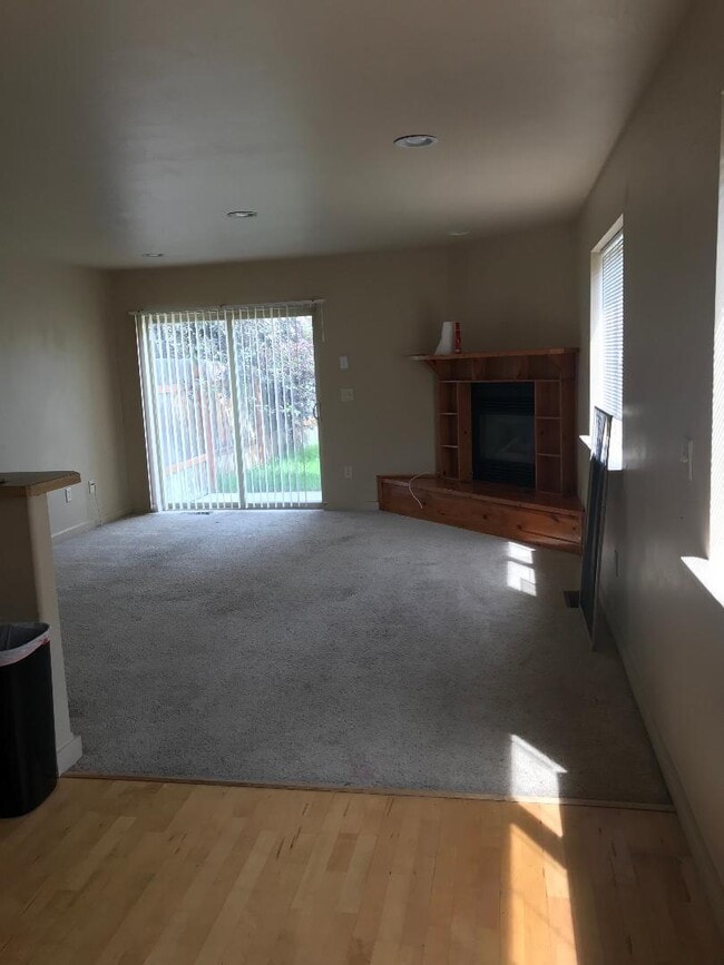 Photo - 3 Bedrooms 2 1/2 Bathroom Bozeman Townhouse - Great Location
