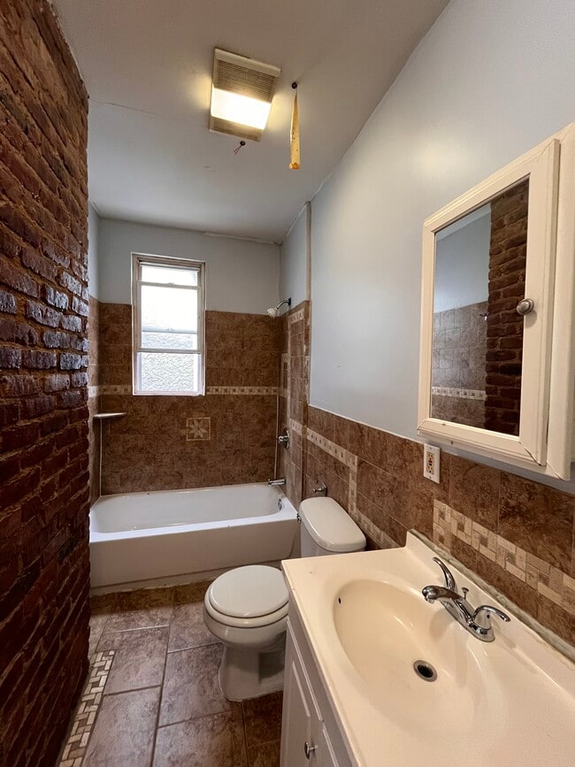 Photo - 60 Wilkinson Ave Unit 2L