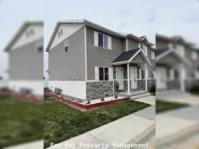 Building Photo - Kay Ln Townhouse