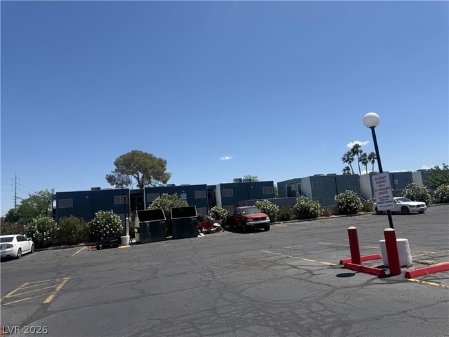 1381 E University Ave. Unit 312