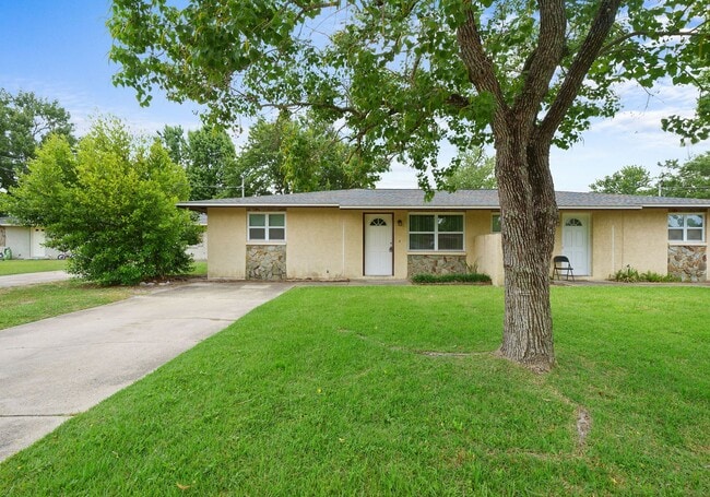 Photo - Now available in Lynn Haven, great location