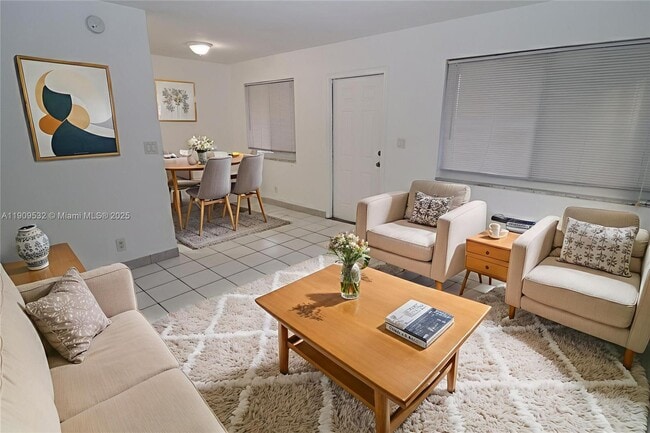 Photo - 59 NW 37th St Unit 1