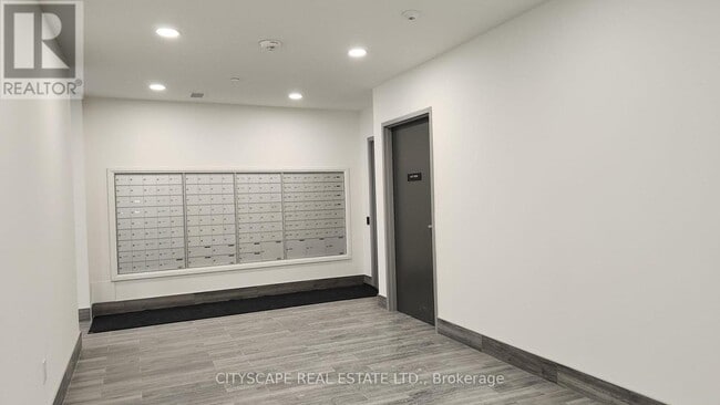 Photo - 181 Elmira Rd S Unité 302B