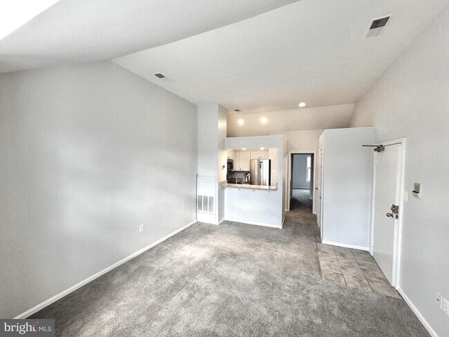 Photo - 4733 Bradley Blvd Unit 5