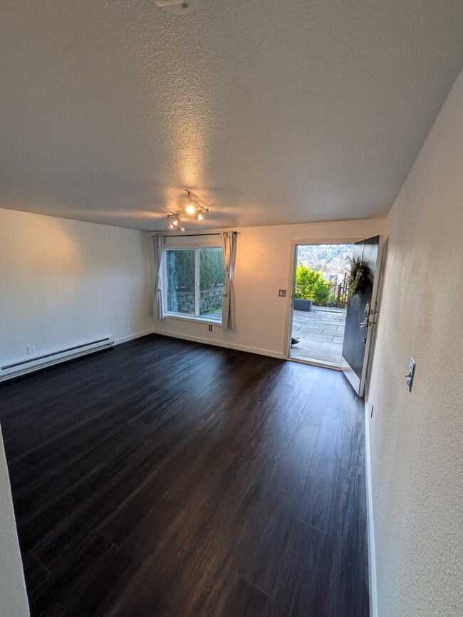 Photo - 3420 15th Ave W Unidad 108