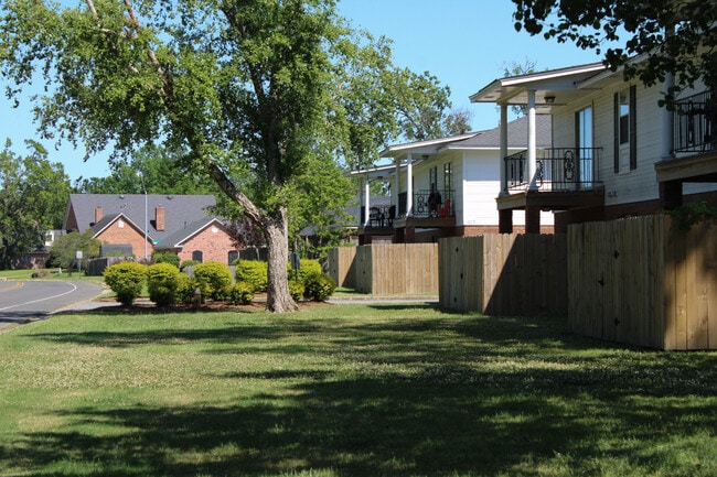 Riverwood Apartments