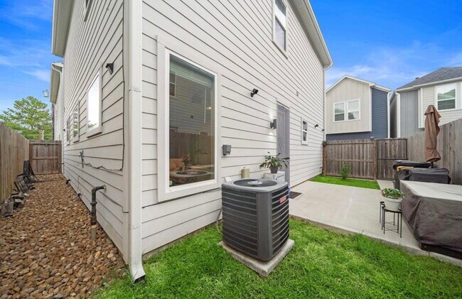 Photo - 1257 W Tidwell Rd