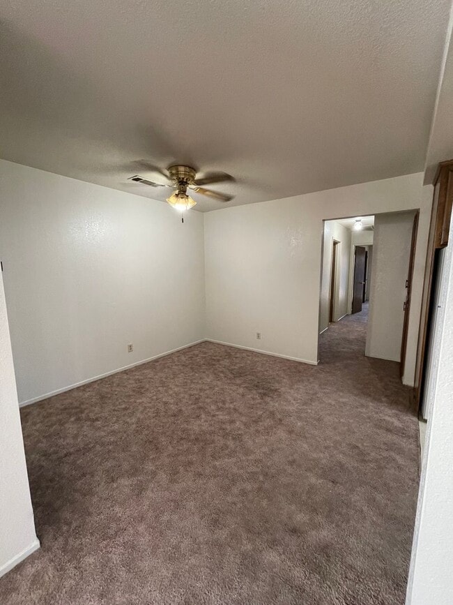Photo - 616 W Yosemite Ave