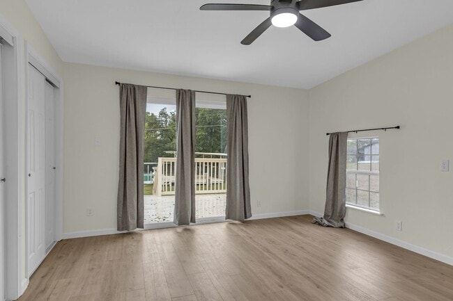 Photo - 332 Thomas Rd