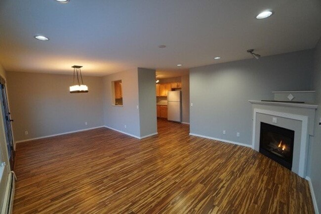 Photo - 3 Bedroom Eagle River Townhouse!