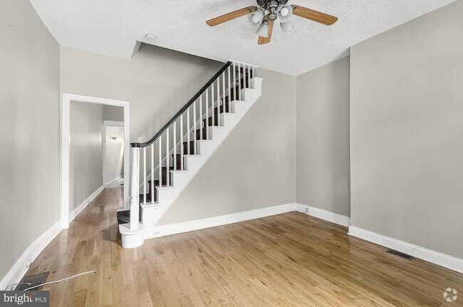 Building Photo - 2417 E Norris St Rental