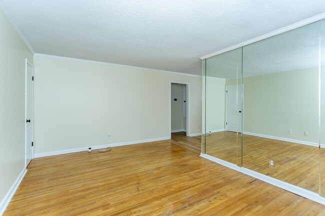 Photo - 2053 Montreat Cir